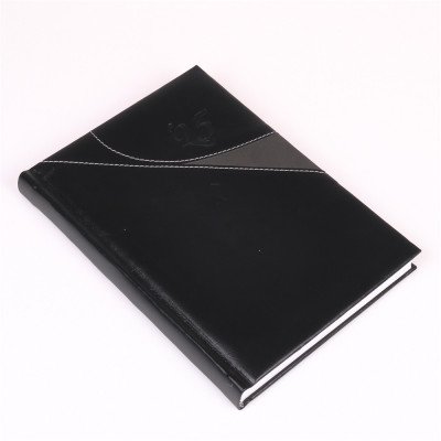 Határidőnapló Prémium M A/5, napi krémszínű lapokkal fekete Realsystem 2026.