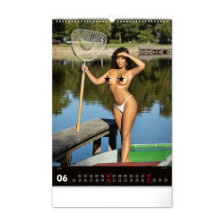 Falinaptár képes  330×460mm Girls and Carps 18+ Realsystem 2027.