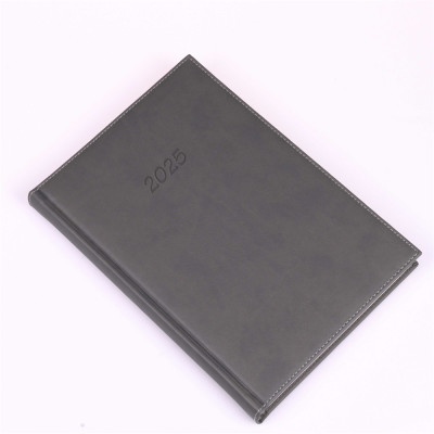 Határidőnapló Bolero B/5, napi krémszínű lapokkal szürke Realsystem 2026.