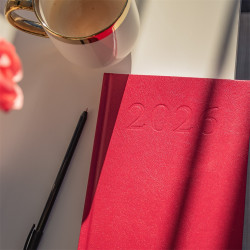 Határidőnapló agenda Standard A/5, napi, fehér lapokkal (bordó) 2026. Bluering®