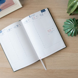 Határidőnapló agenda Standard B/5, heti fehér lapokkal bordó Bluering® 2027.