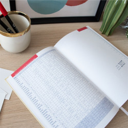 Határidőnapló agenda Standard B/5, napi fehér lapokkal fekete Bluering® 2027.
